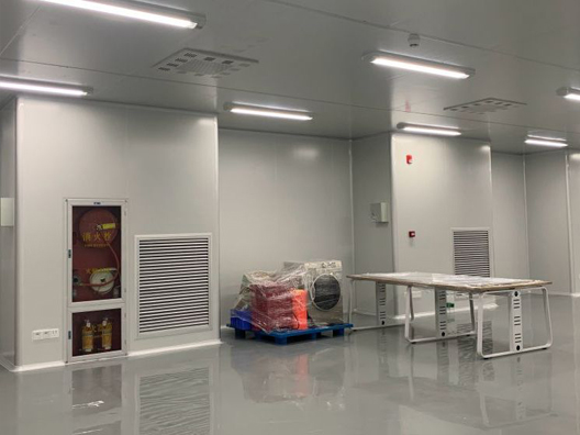 上海浦东临港新片区电子半导体千级/万级洁净室车间装修施工项目案例